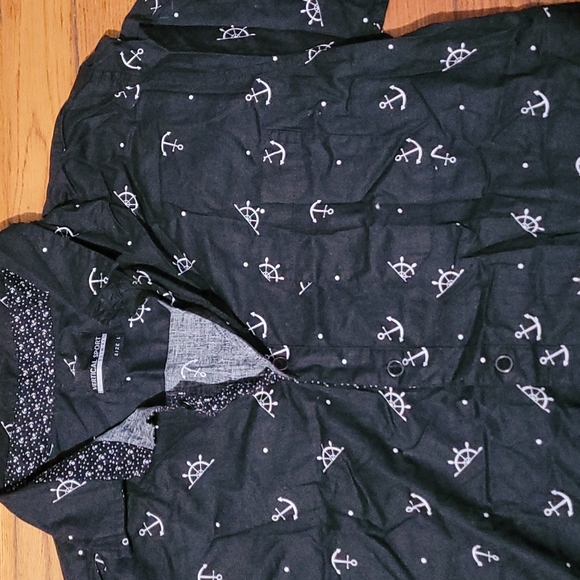 Vertical Sport button down - Picture 2 of 4